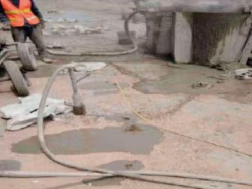 汕头水泥混凝土路面板底注浆技术 路面脱空注浆整治方案