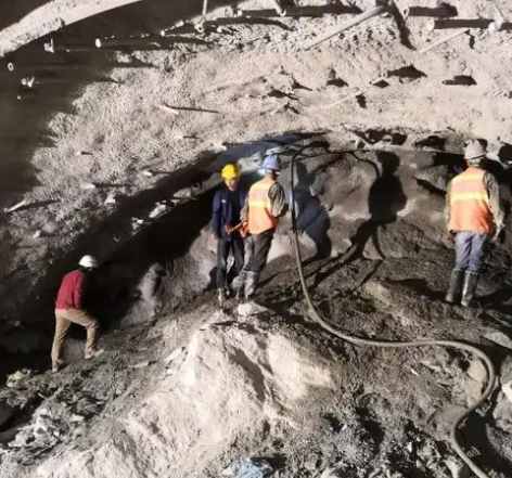 汕头拱顶带模注浆料的施工流程及注意事项